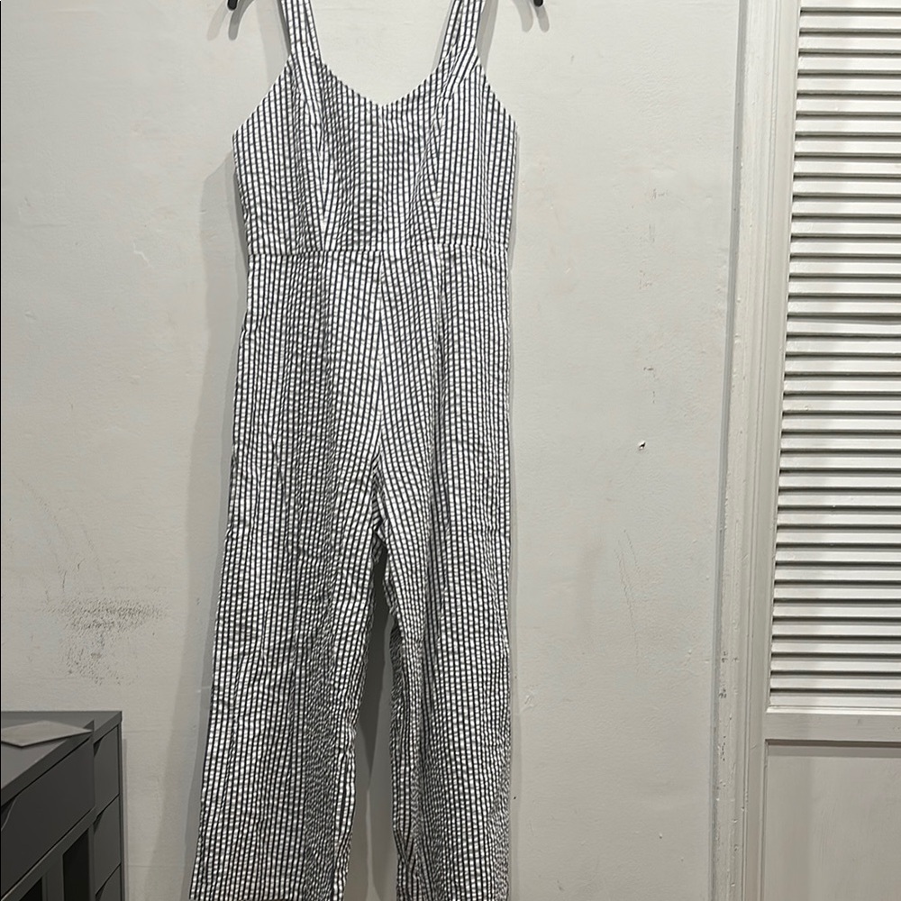 Amour Vert Taya Seersucker Wide Leg Jumpsuit Stripe Blue White Women's med NWT - Picture 2 of 9